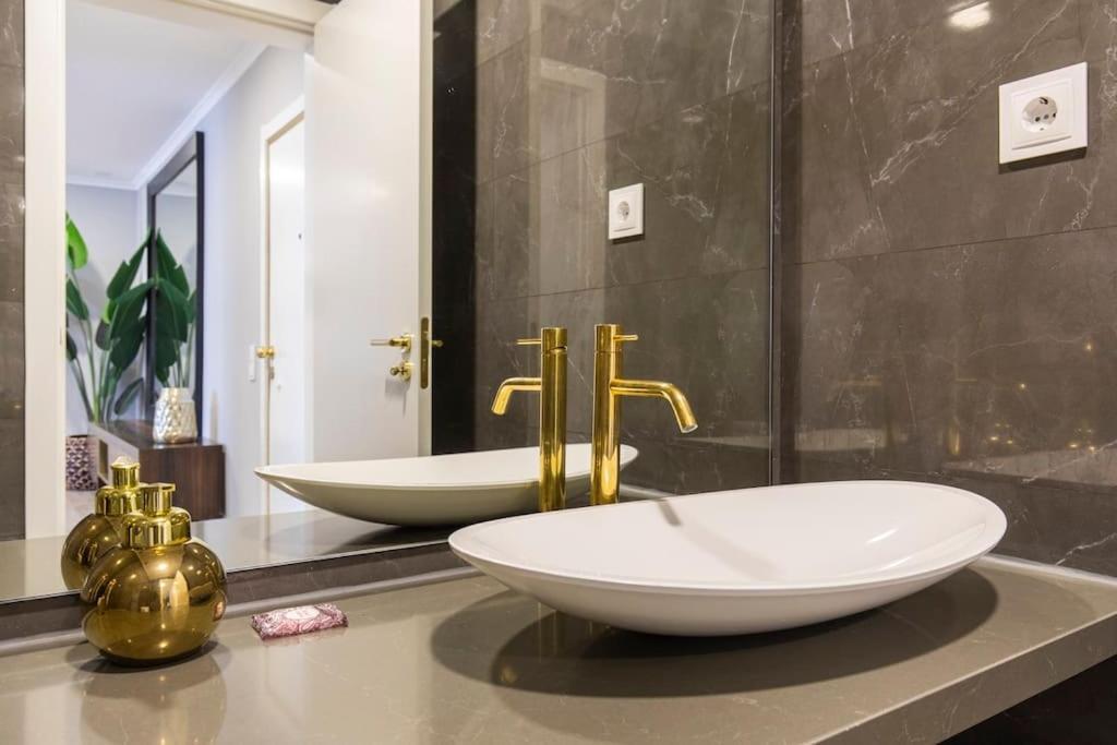 Seaview Luxury Apartment Віавіа Zewnętrze zdjęcie